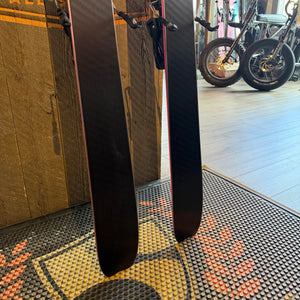2027 FISCHER RANGER 90 (163CM ) + ATTACK 11 GW DEMO BINDINGS