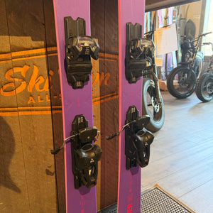 2027 FISCHER RANGER 102 (155CM ) + ATTACK 11 GW DEMO BINDINGS